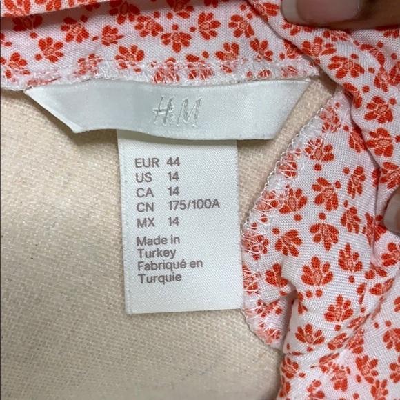 H&M Floral Flutter Sleeve Blouse size 14 - Picture 6 of 6